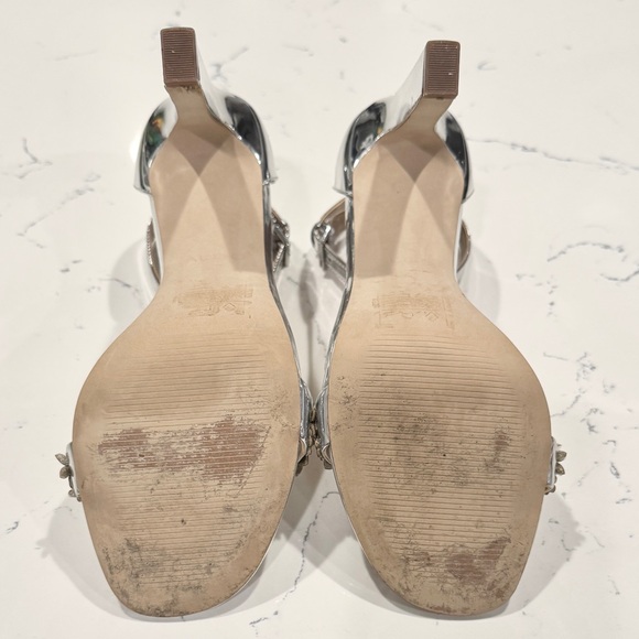 Aldo Women’s Silver Chrome Flower Heel Sandals NWOT - Picture 9 of 11